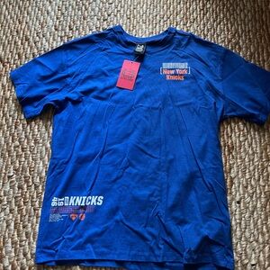 NWT New York Knicks tee!!